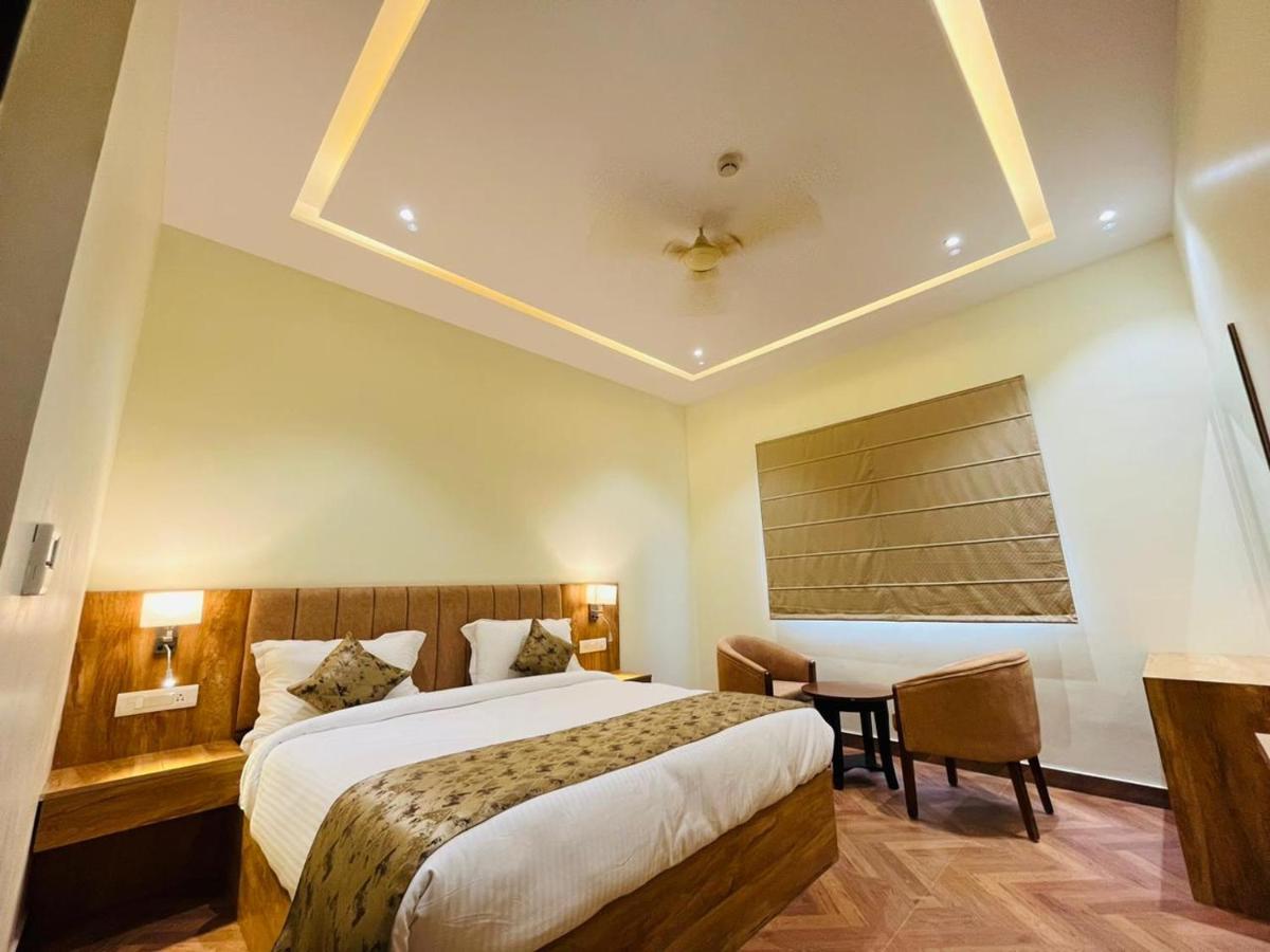 Hotel Ekas ลัคเนา ภายนอก รูปภาพ