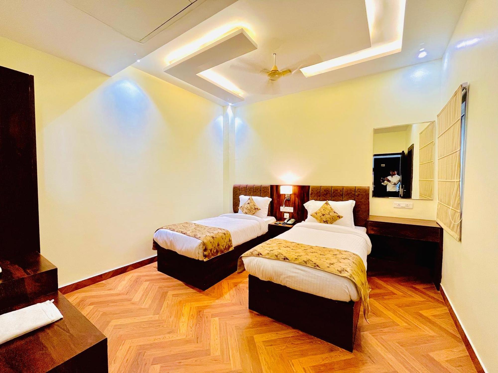 Hotel Ekas ลัคเนา ภายนอก รูปภาพ